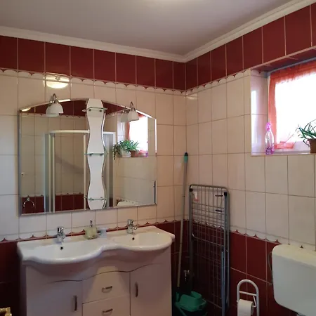 Andrea Vendeghaz Apartment Kehidakustány