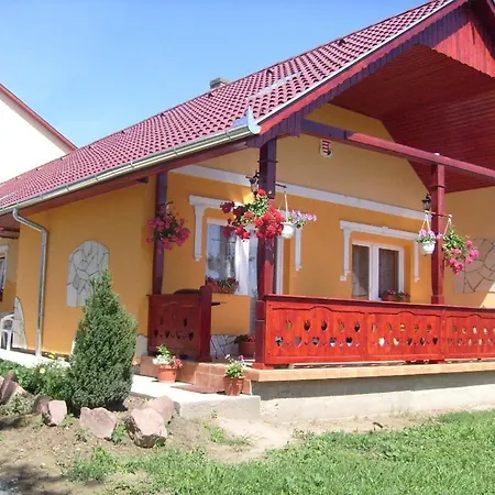Andrea Vendeghaz Apartment Kehidakustány